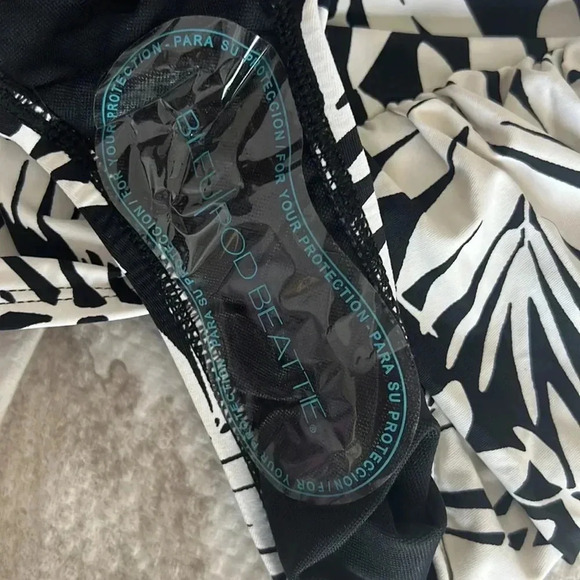 Bleu Rod Beattie Urban Oasis Shirred Underwire One-Piece Style Swimsuit - Picture 8 of 10